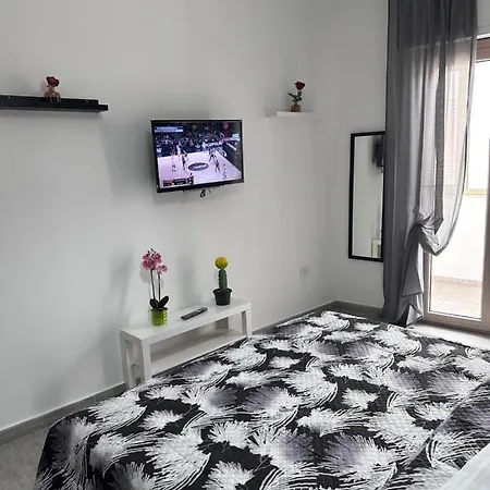 King Apartment *