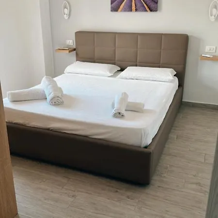 King Apartment *